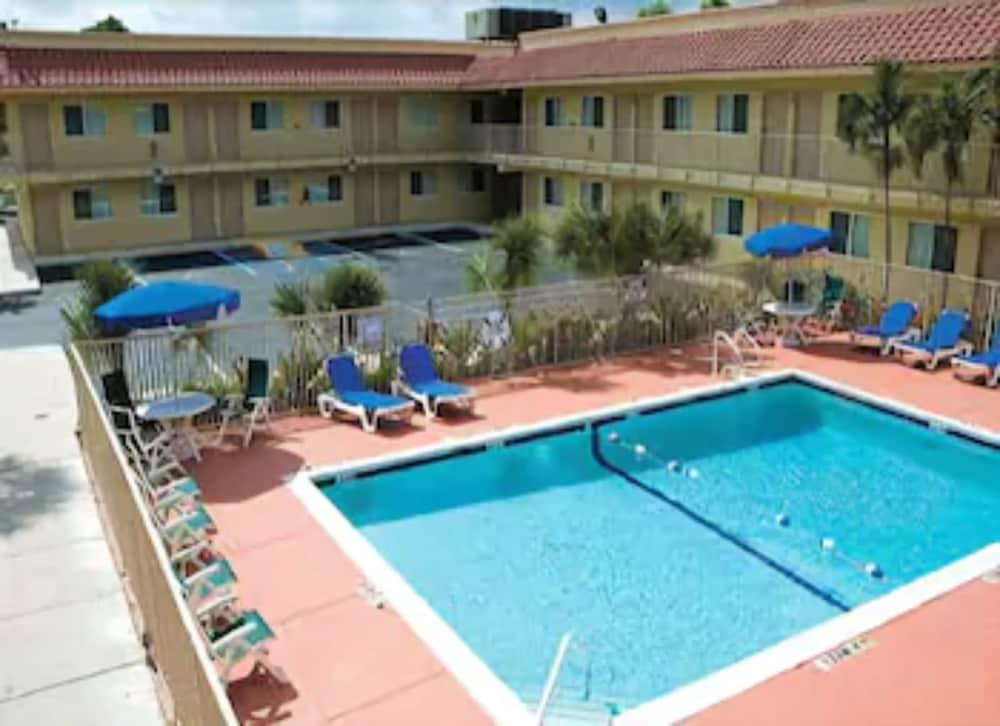Motel 6 Riviera Beach Fl Eksteriør billede
